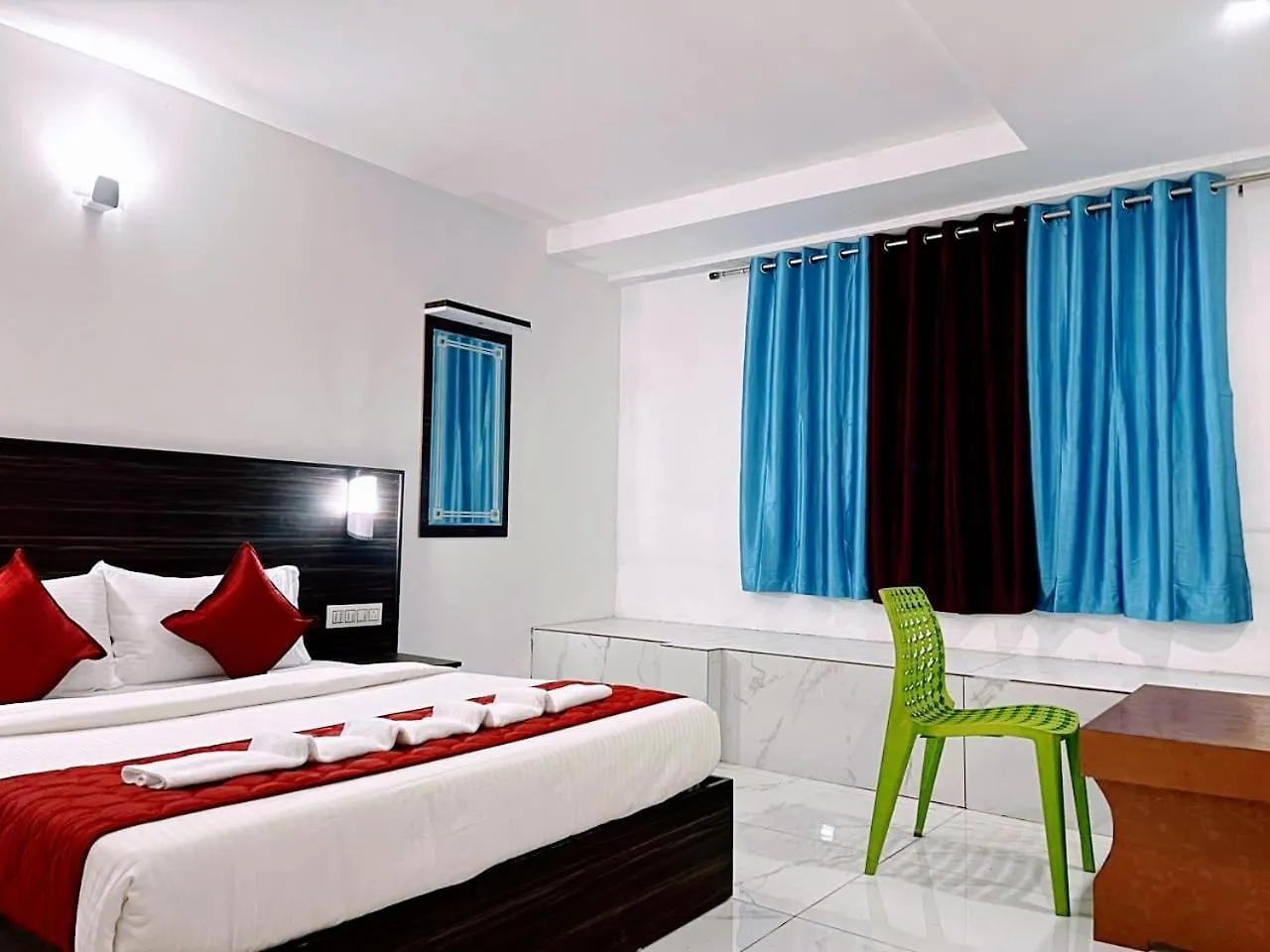 **  Skylark Holidays Munnar Hotell Indien